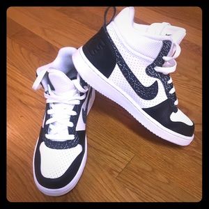 Nike High-Tops in black and white